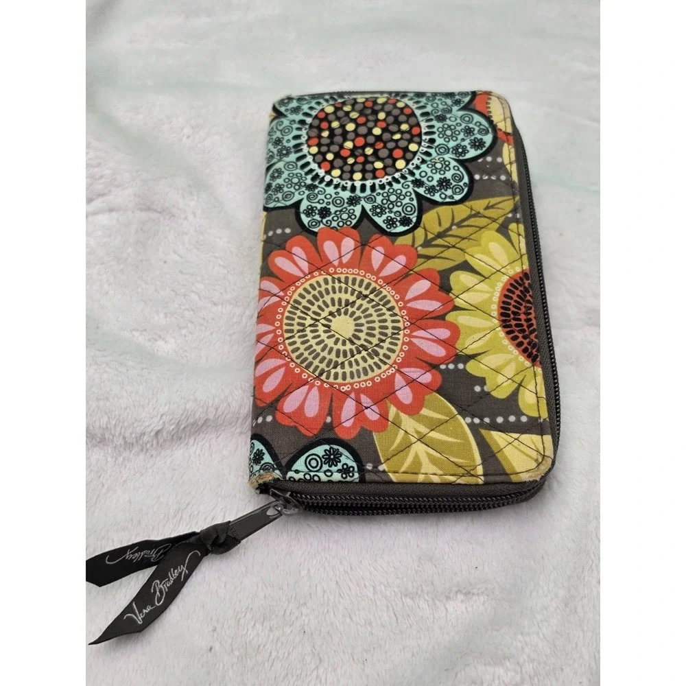 Vera Bradley Flower‎ Shower Wallet Zip Around Multicolor Floral Quilted Used